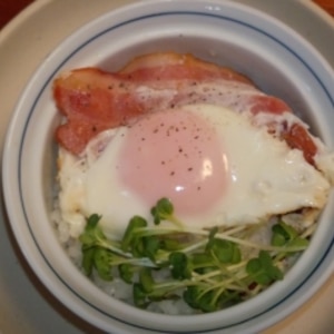 ベーコニストへお薦め＾。＾ベーコン丼